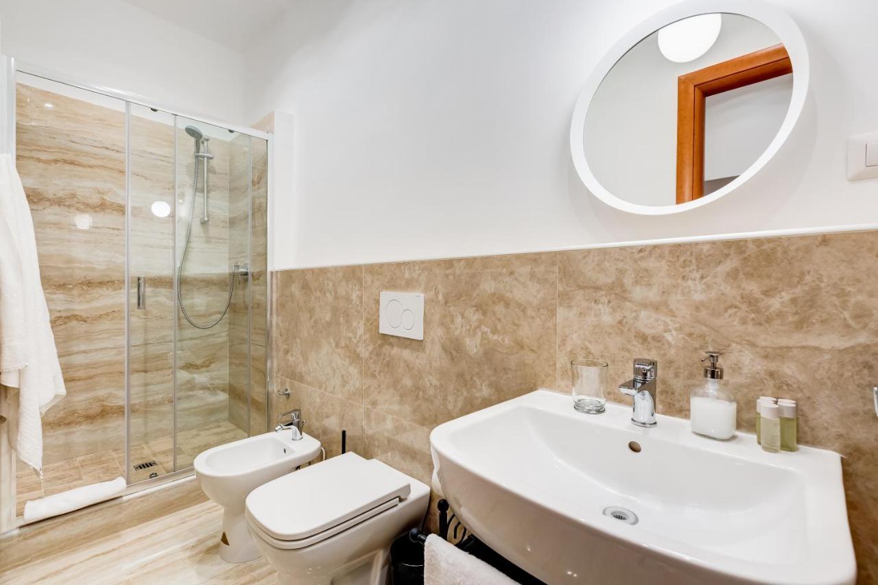 Lovely And Modern Nest Near The Colosseum 罗马 外观 照片